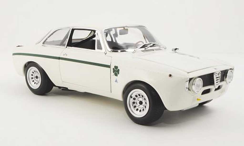 Diecast model cars Alfa Romeo Giulia 1300 GTA 1/43 Minichamps 1300