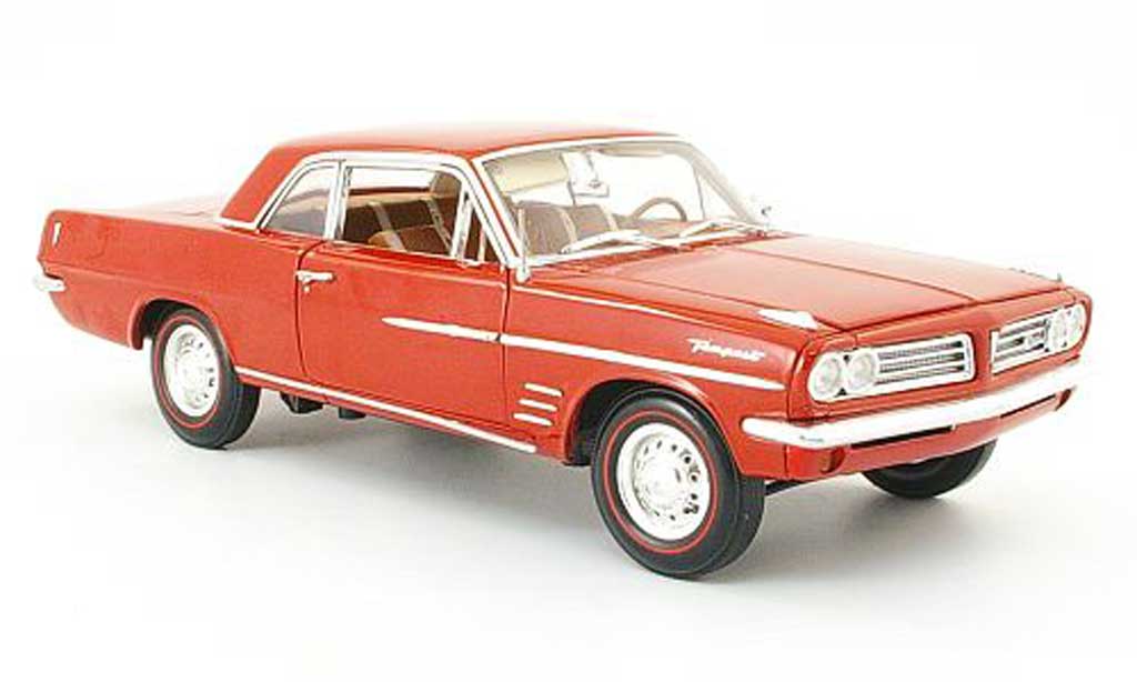 Diecast model cars Pontiac Tempest 1/18 Highway 61 coupe red-brown 1963 -  Alldiecast.us