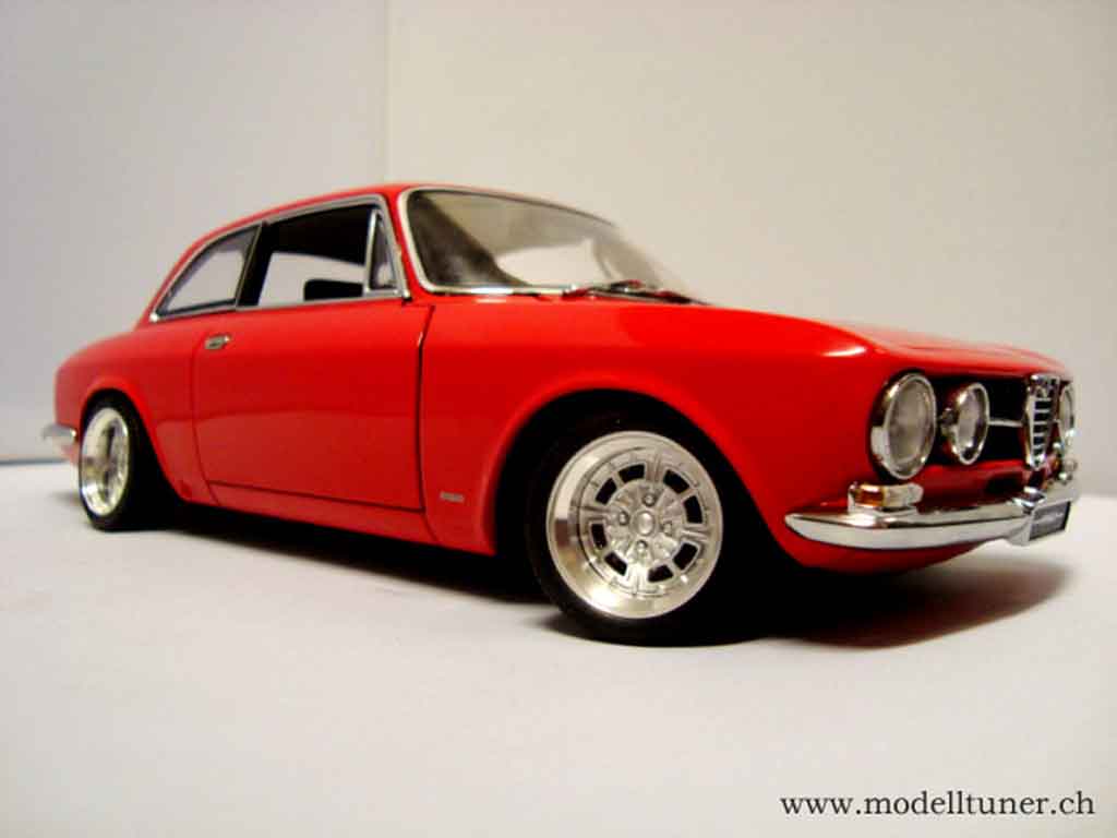 Diecast model cars Alfa Romeo 1750 GTV 1/18 Autoart GTV 1967 red 