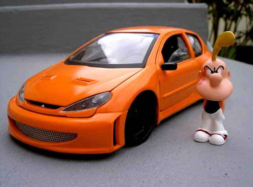 Véhicule modèle 1/18ième PEUGEOT 206 Tuning